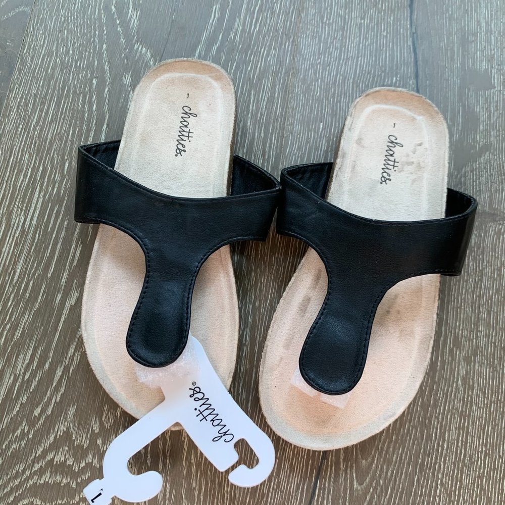 Chatties women's thong sandals